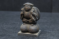 温かみ溢れる木彫りの小さな大黒様　DC7922abc　在庫(a:1 b:1 c:0)個