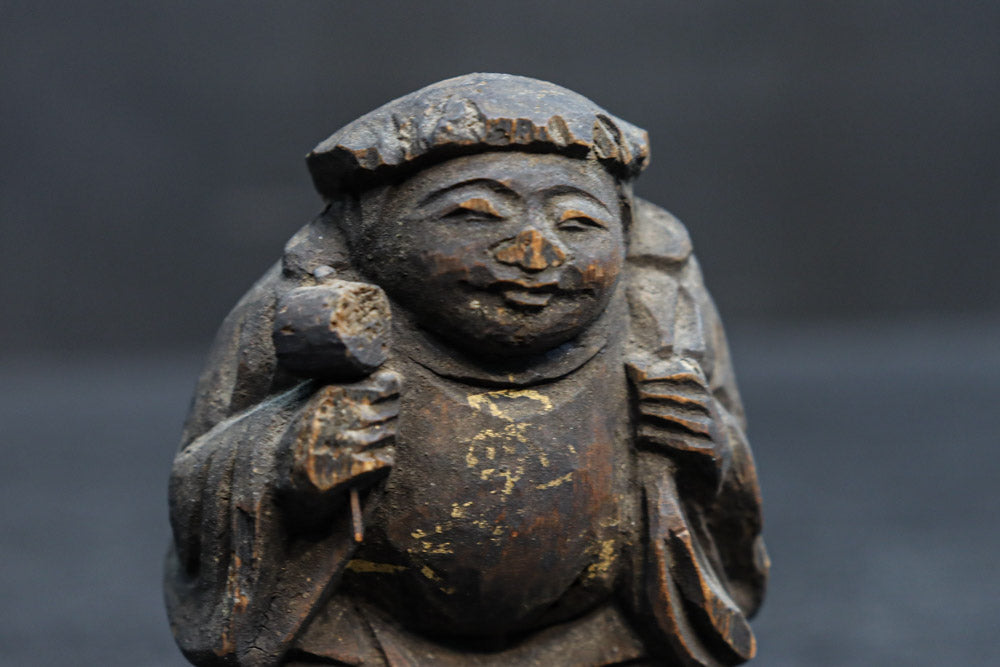 温かみ溢れる木彫りの小さな大黒様　DC7922abc　在庫(a:1 b:1 c:0)個