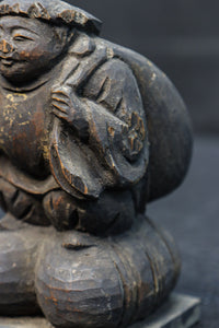 温かみ溢れる木彫りの小さな大黒様　DC7922abc　在庫(a:1 b:1 c:0)個