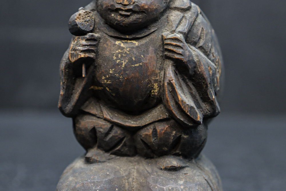 温かみ溢れる木彫りの小さな大黒様　DC7922abc　在庫(a:1 b:1 c:0)個