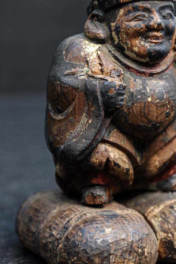 温かみ溢れる木彫りの小さな大黒様　DC7922abc　在庫(a:1 b:1 c:0)個