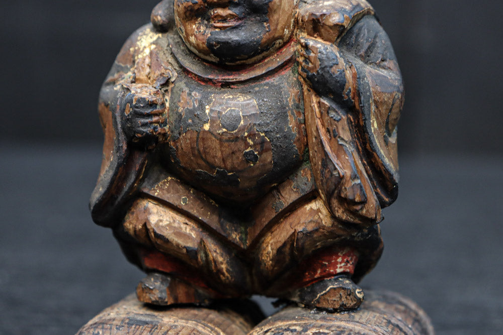 温かみ溢れる木彫りの小さな大黒様　DC7922abc　在庫(a:1 b:1 c:0)個