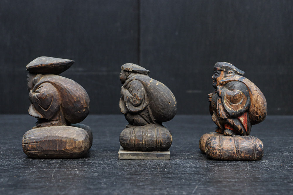 温かみ溢れる木彫りの小さな大黒様　DC7922abc　在庫(a:1 b:1 c:0)個