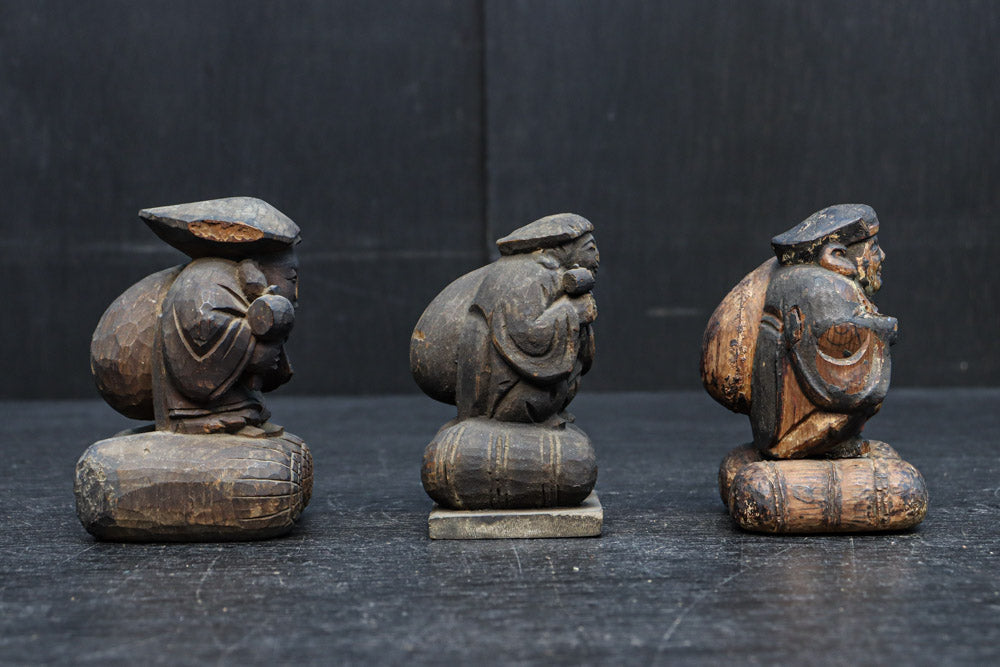 温かみ溢れる木彫りの小さな大黒様　DC7922abc　在庫(a:1 b:1 c:0)個