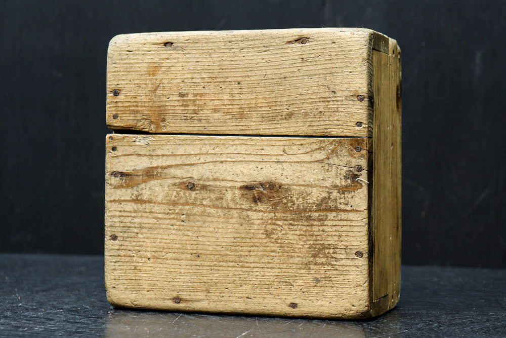 木地の優しい風合いに味わい溢れる一升マス　DC7923