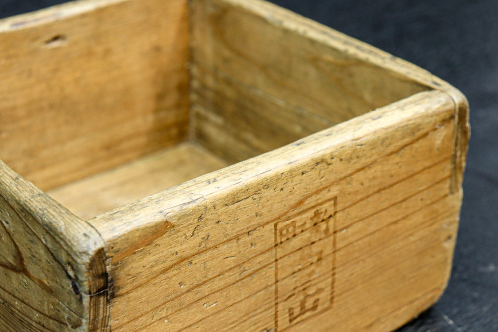 木地の優しい風合いに味わい溢れる一升マス　DC7923