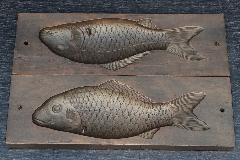 丁寧に彫られて躍動感のある魚の蓋付きの菓子型 DC7927abc 在庫