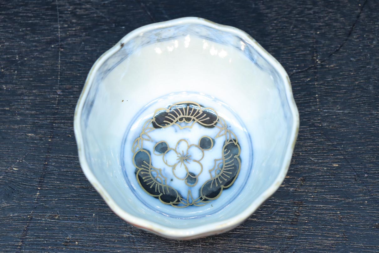 菊の花や家屋の絵柄が映える古伊万里の向付　DC7937　在庫5個