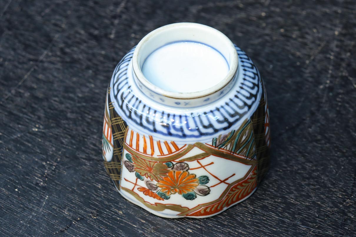 菊の花や家屋の絵柄が映える古伊万里の向付　DC7937　在庫5個