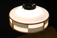 市松模様のセル装飾がレトロモダンに飾る電笠　DC7954