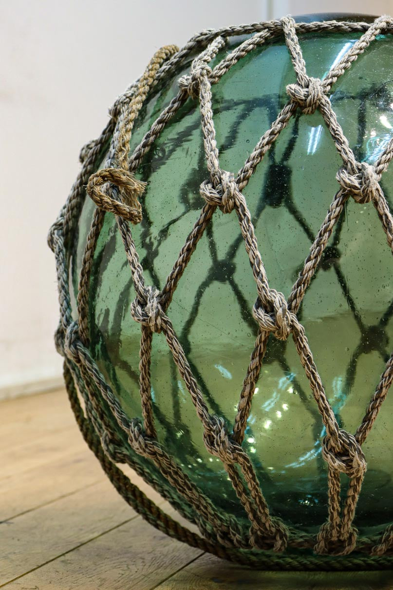 大サイズ!! 縄で包まれた淡いグリーン色の浮き玉　DC7966