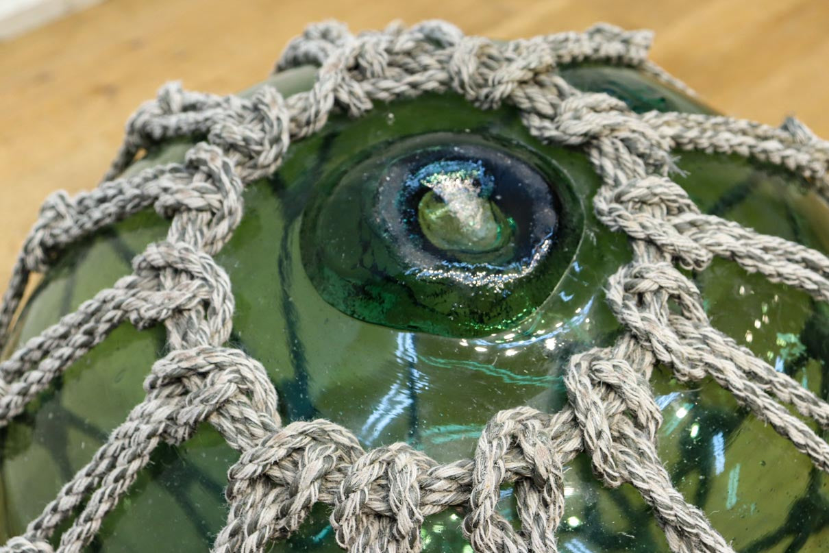 大サイズ!! 縄で包まれた淡いグリーン色の浮き玉 DC7966 – 古福