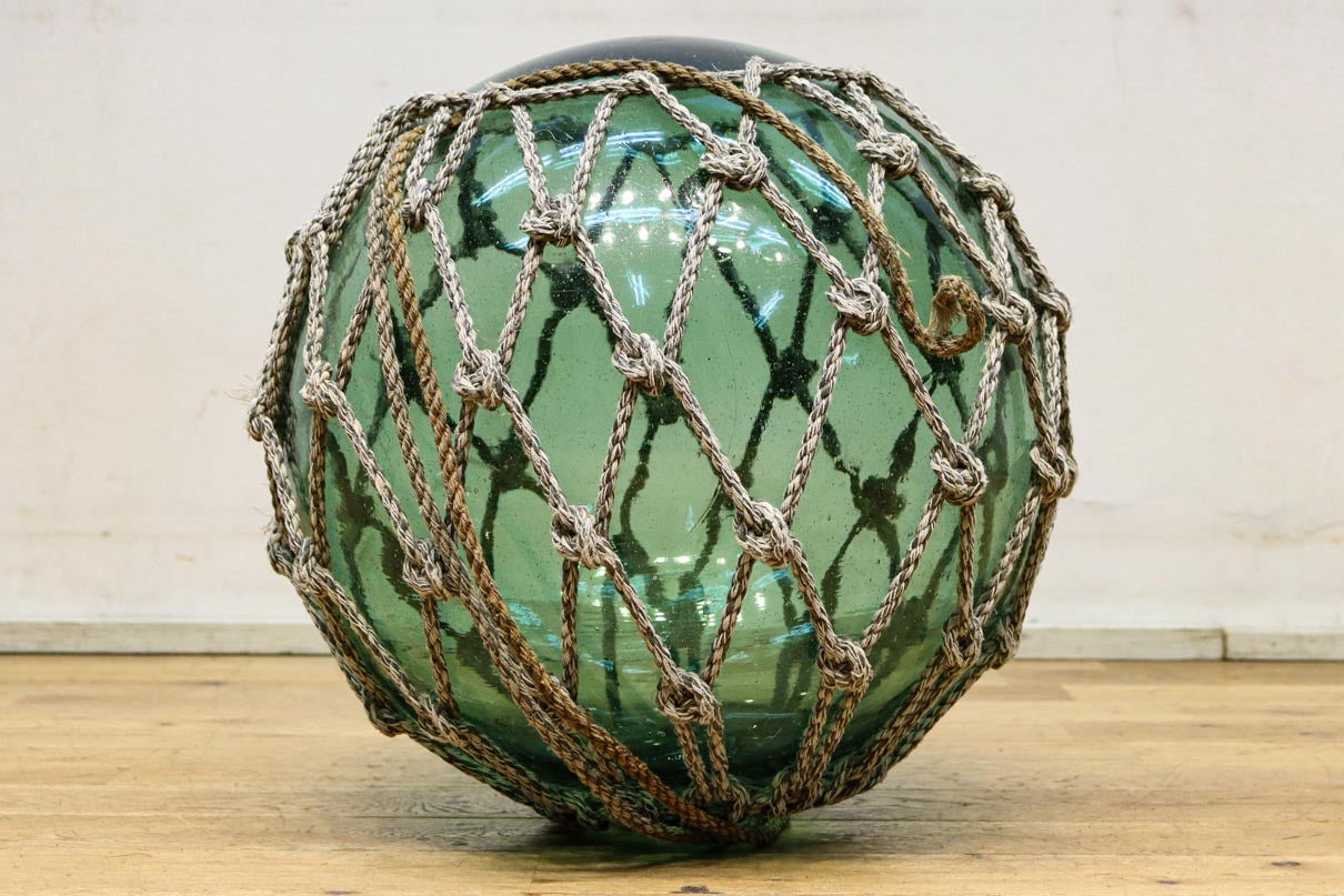 大サイズ!! 縄で包まれた淡いグリーン色の浮き玉　DC7966