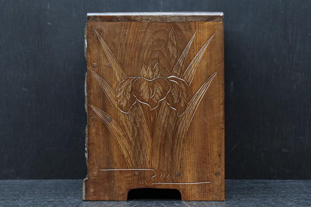 美しい花々が描かれる日光彫の小引き出し DC7967 – 古福庵 [ KOFUKUAN