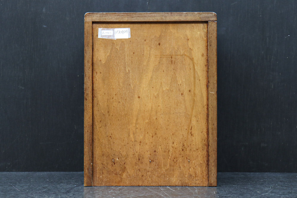 美しい花々が描かれる日光彫の小引き出し　DC7967