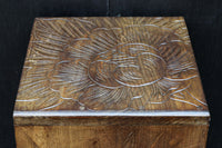 美しい花々が描かれる日光彫の小引き出し　DC7967