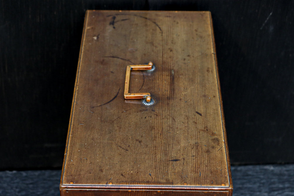 珍品！！上品な杉の柾目使いの小引き出し(針箱)　DC7969