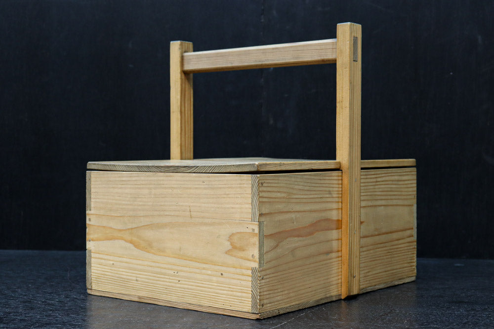 珍品!! 徳利を運ぶのに重宝した仕切り付きおかもち　DC7974