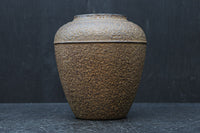 丸みを帯びた小型の鉄製壺花器　DC7979