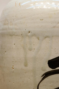 側面下部に注ぎ口を備えた時代の趣きある大型酒徳利　DC7988