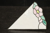 ピンクの花模様が可愛らしいステンドグラスの電灯カバー　DC7990