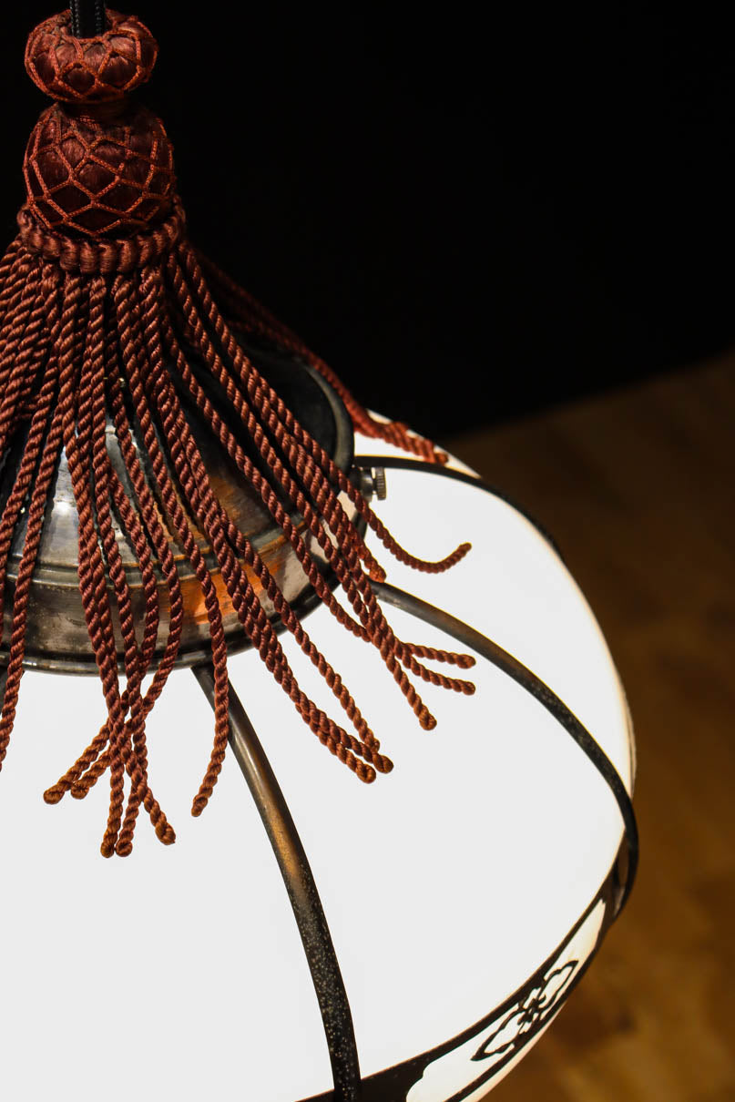 昭和レトロ！！菊菱装飾金具が目を引く雪洞型の電笠　DC8001a