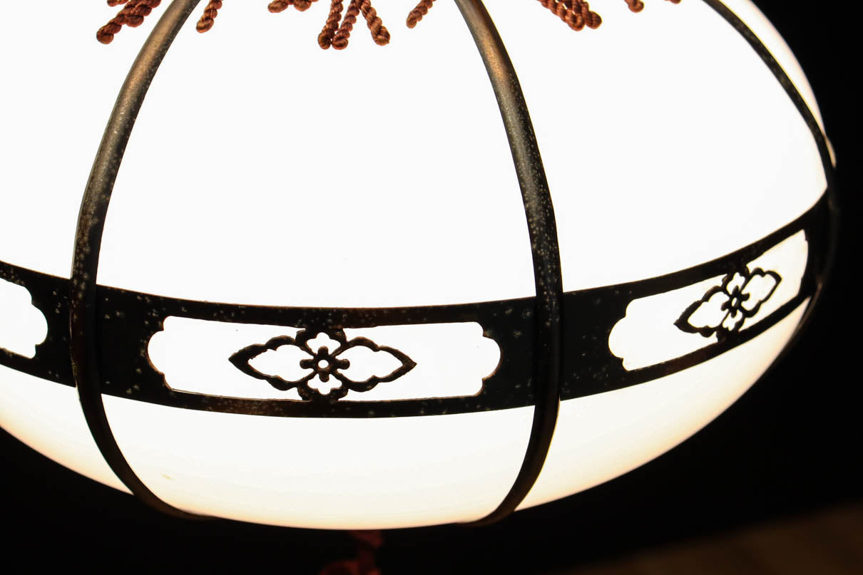 昭和レトロ！！菊菱装飾金具が目を引く雪洞型の電笠　DC8001a