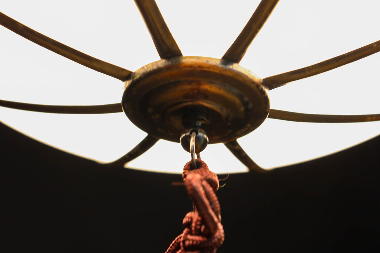 昭和レトロ！！菊菱装飾金具が目を引く雪洞型の電笠　DC8001a