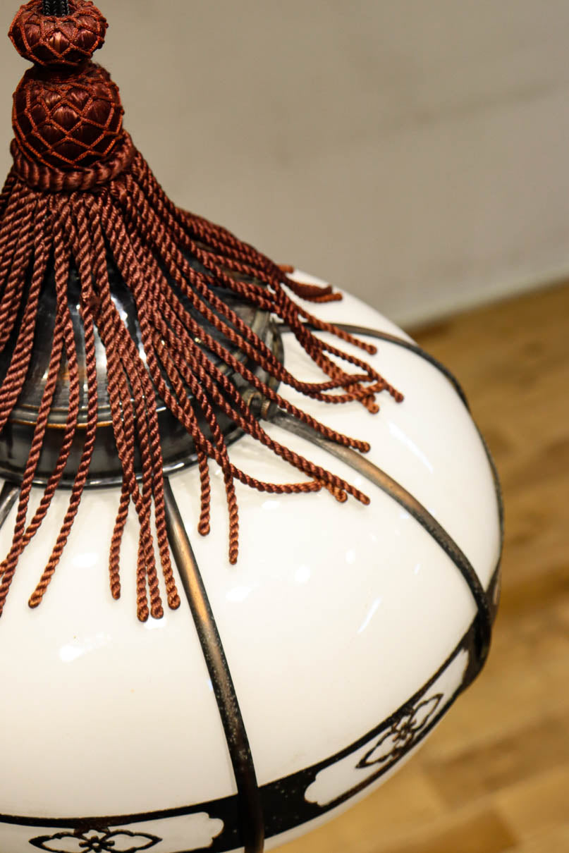 昭和レトロ！！菊菱装飾金具が目を引く雪洞型の電笠　DC8001a