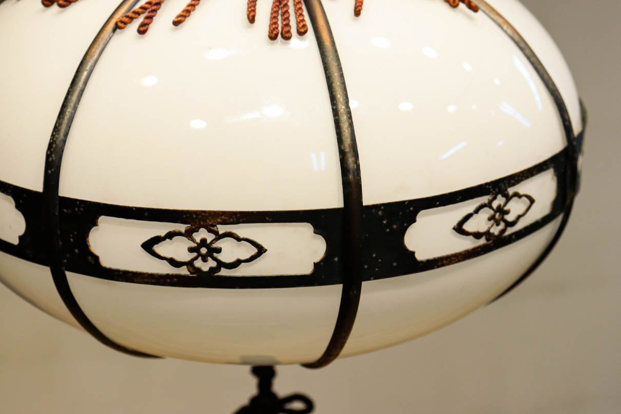 昭和レトロ！！菊菱装飾金具が目を引く雪洞型の電笠　DC8001a