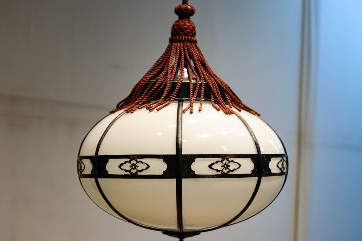 昭和レトロ！！菊菱装飾金具が目を引く雪洞型の電笠　DC8001a