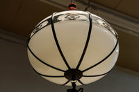 昭和レトロ！！菊菱装飾金具が目を引く雪洞型の電笠　DC8001a