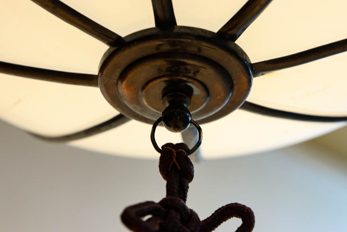 昭和レトロ！！菊菱装飾金具が目を引く雪洞型の電笠　DC8001a