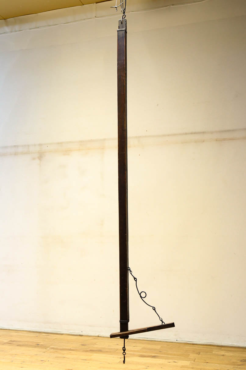 細長な板材でシンプルに纏めた自在鉤　DC8008