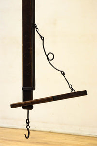 細長な板材でシンプルに纏めた自在鉤　DC8008