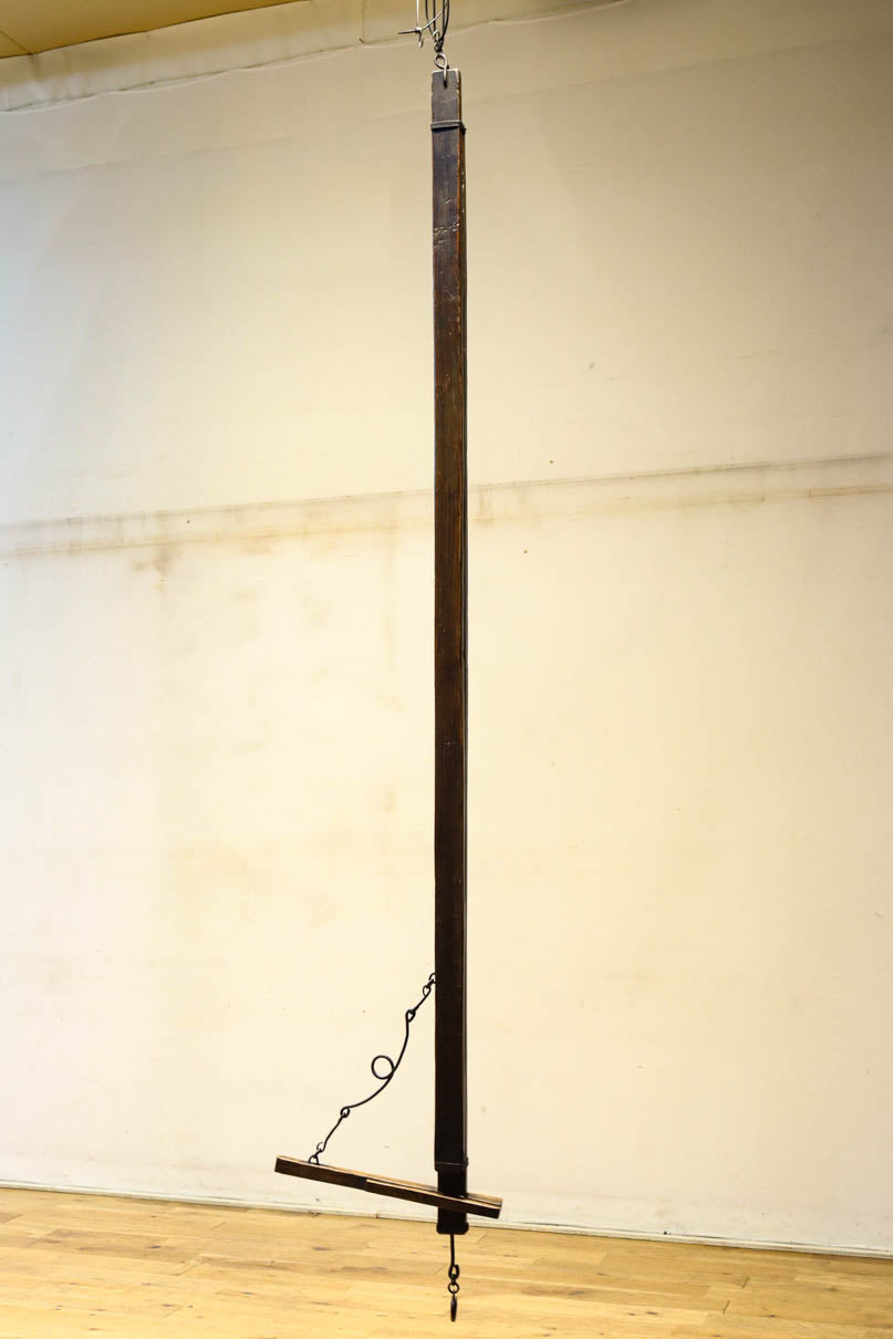 細長な板材でシンプルに纏めた自在鉤　DC8008