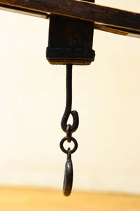 細長な板材でシンプルに纏めた自在鉤　DC8008