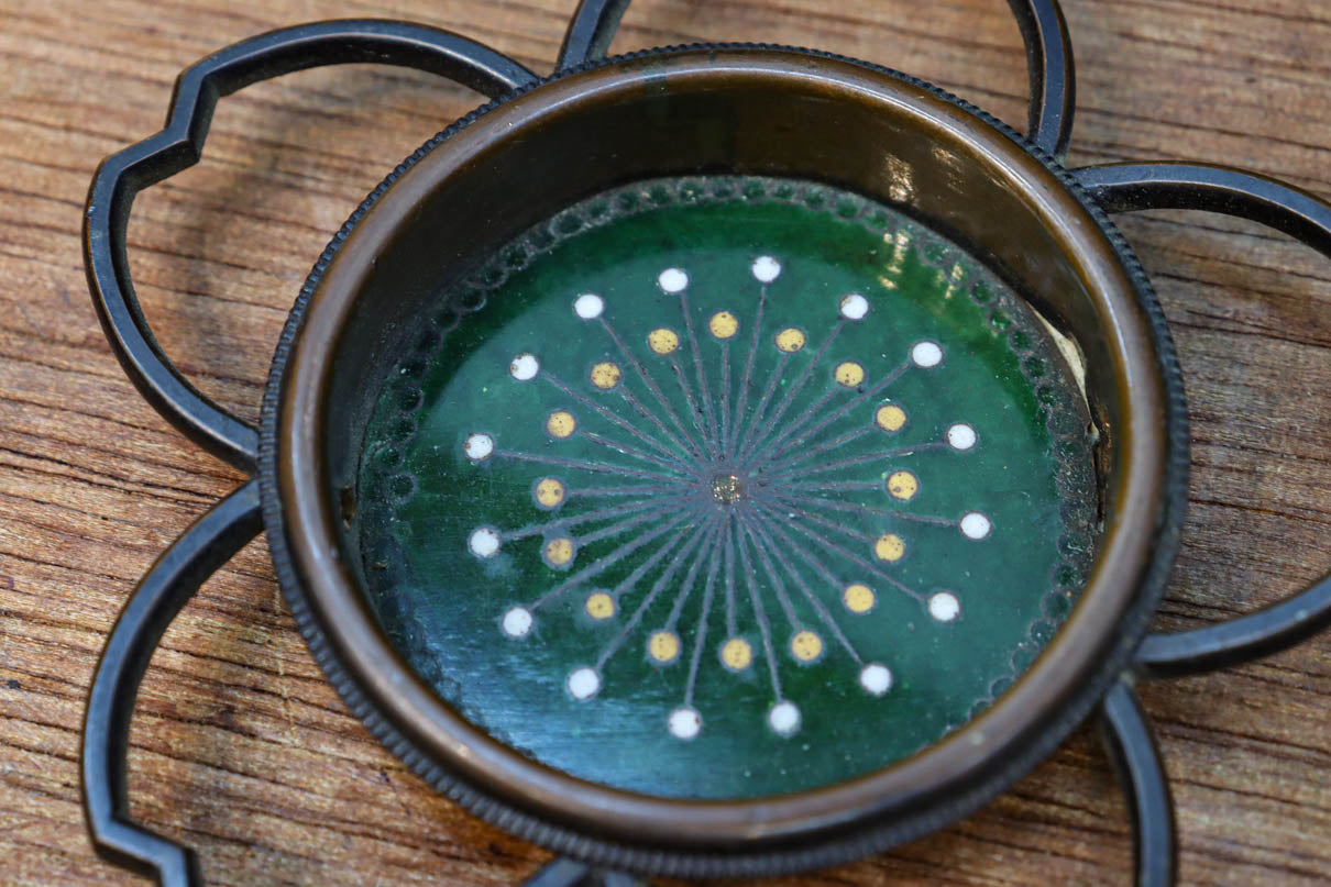 【超美品・お引き取限定】仏手テーブル 可愛らしい桜型をした七宝引き手金具 DC8018 在庫6個 – 古福庵