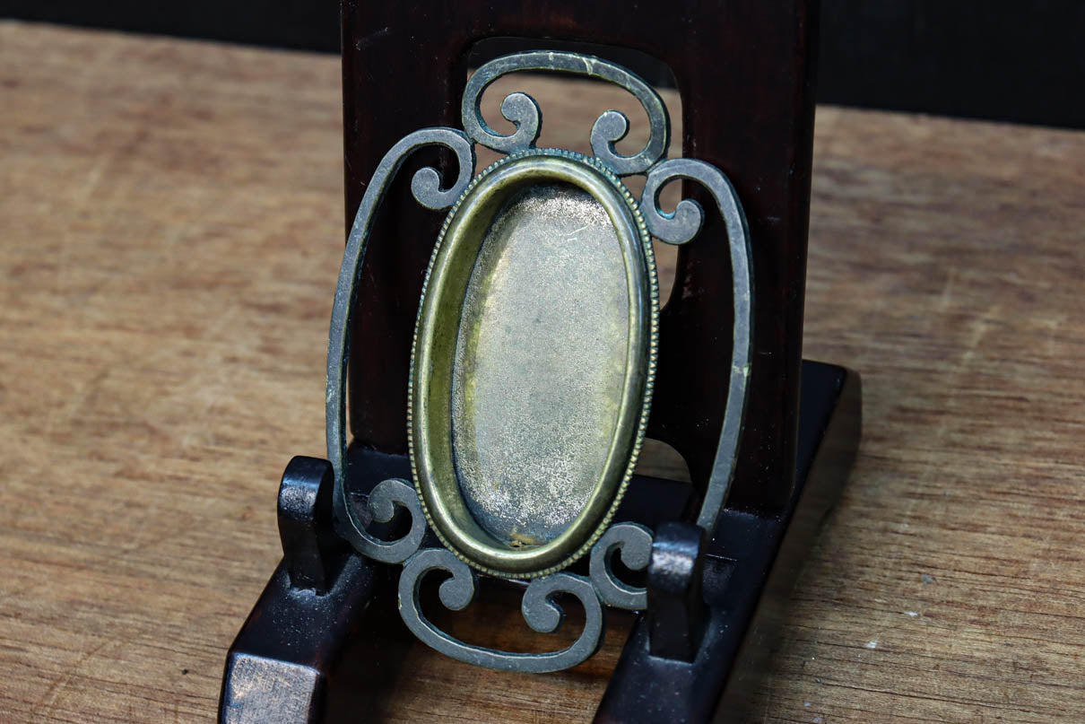 シンプルでモダンなデザインの引手金具　DC8021　在庫8個