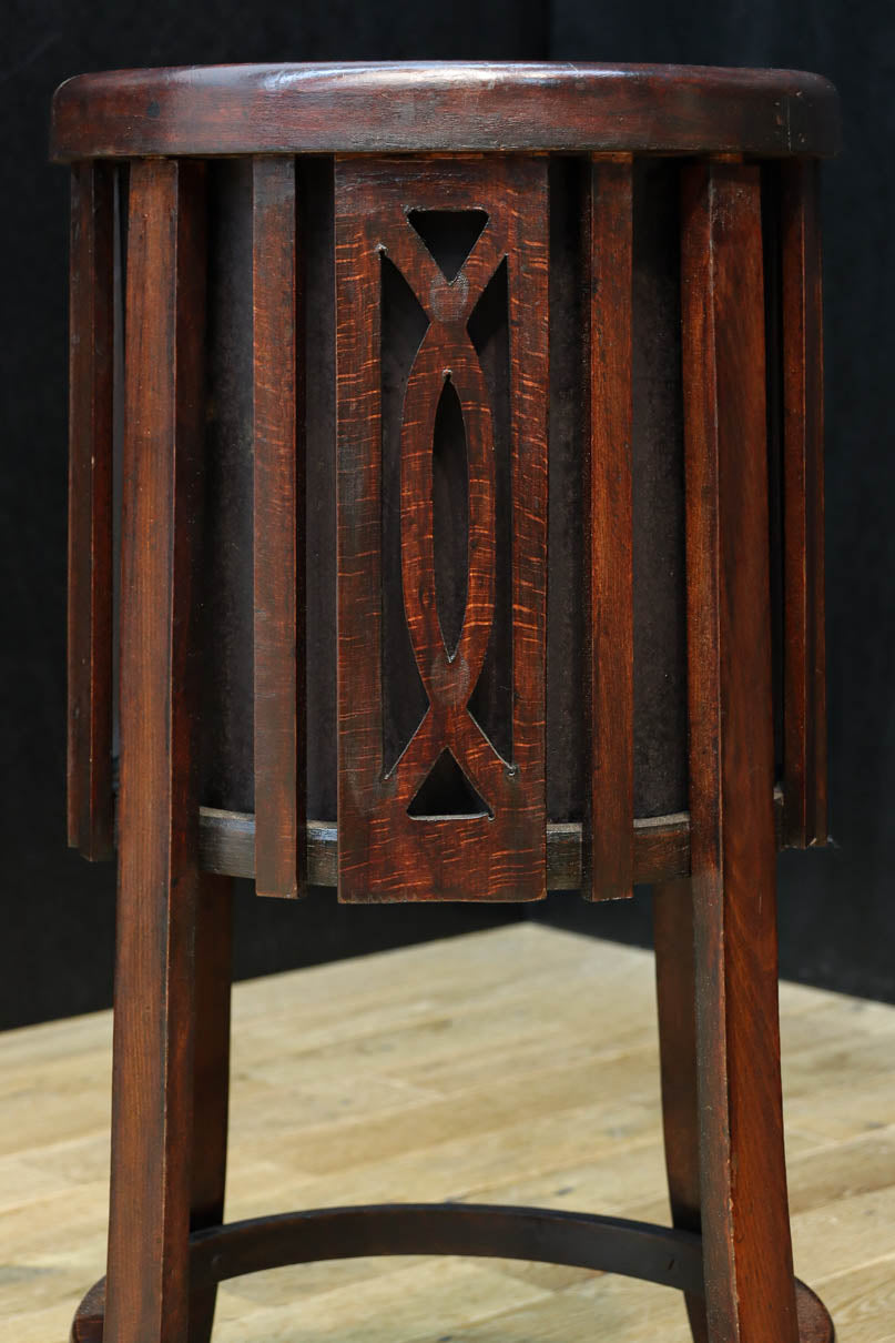 Antique tools DC8023