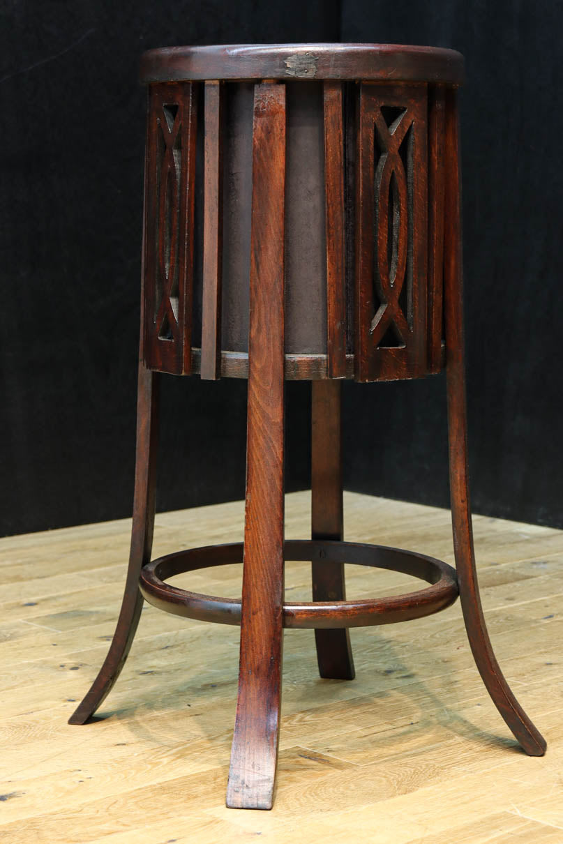 Antique tools DC8023