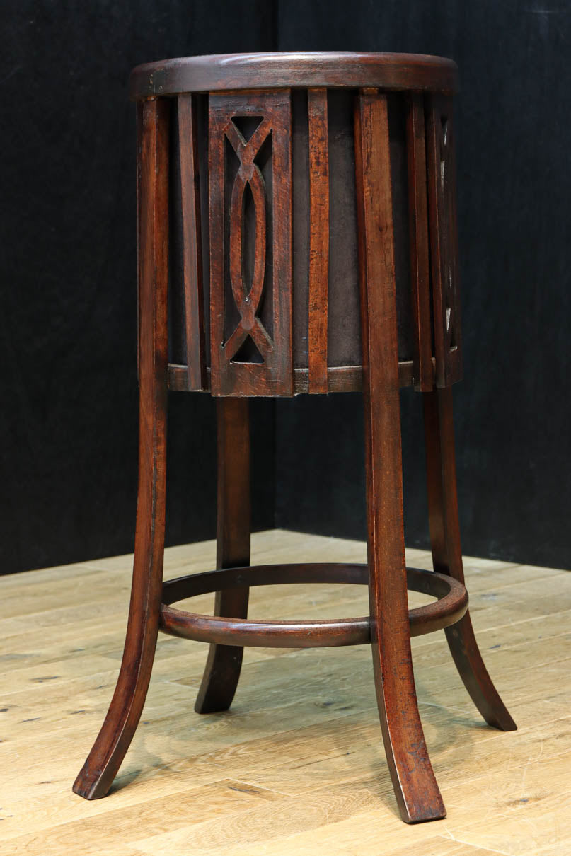 Antique tools DC8023