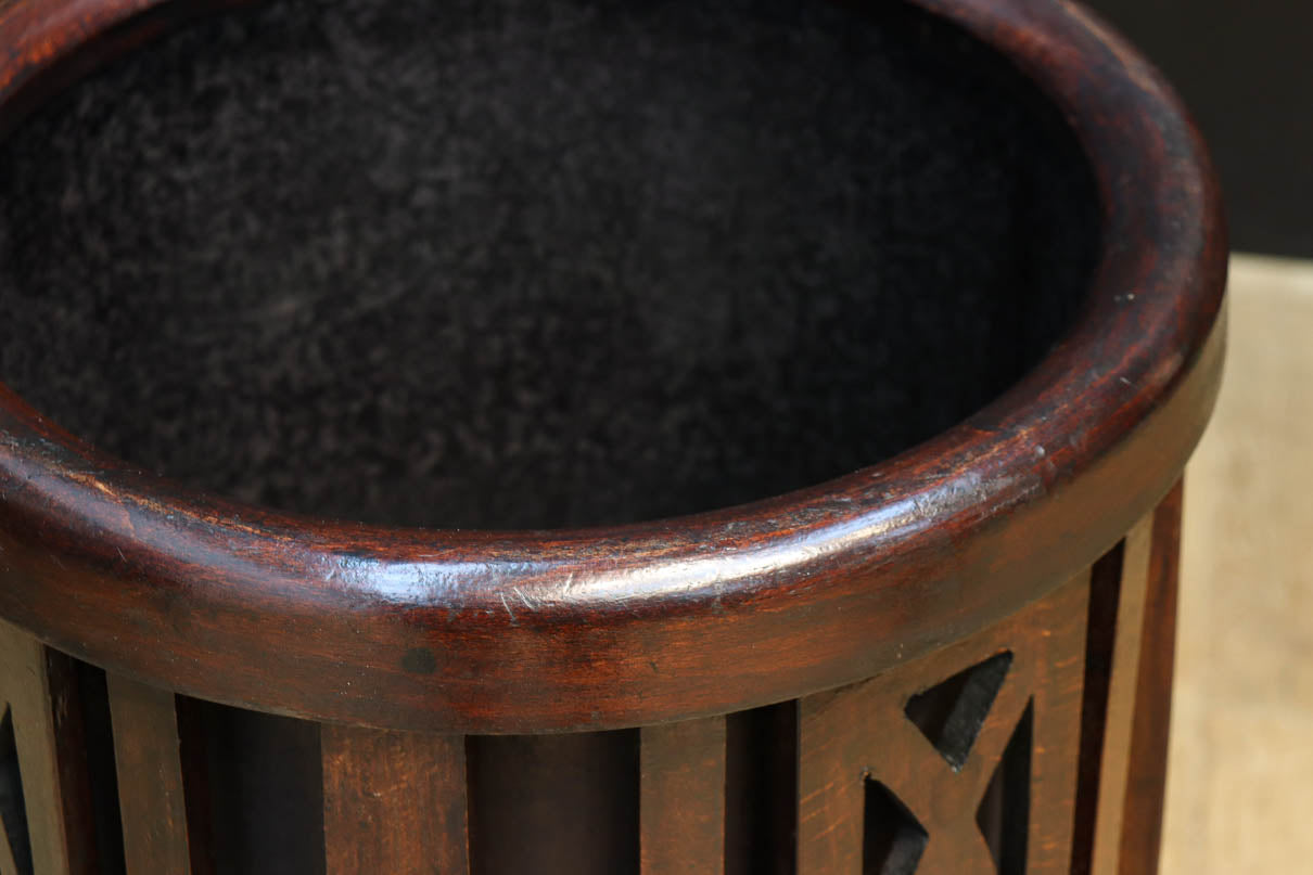 Antique tools DC8023