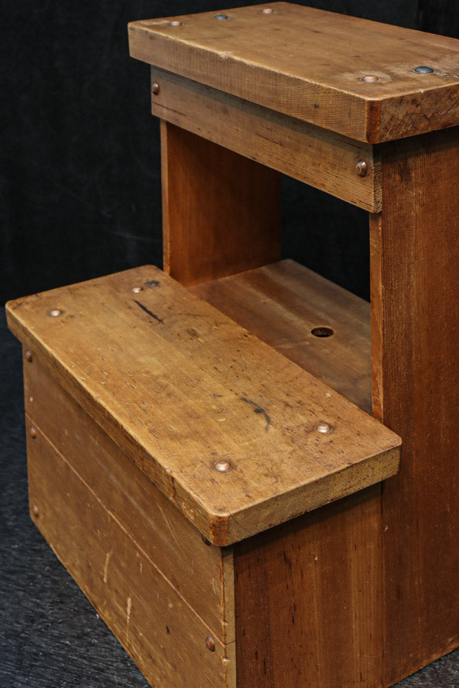 小物収納も出来る踏み台　DC8024