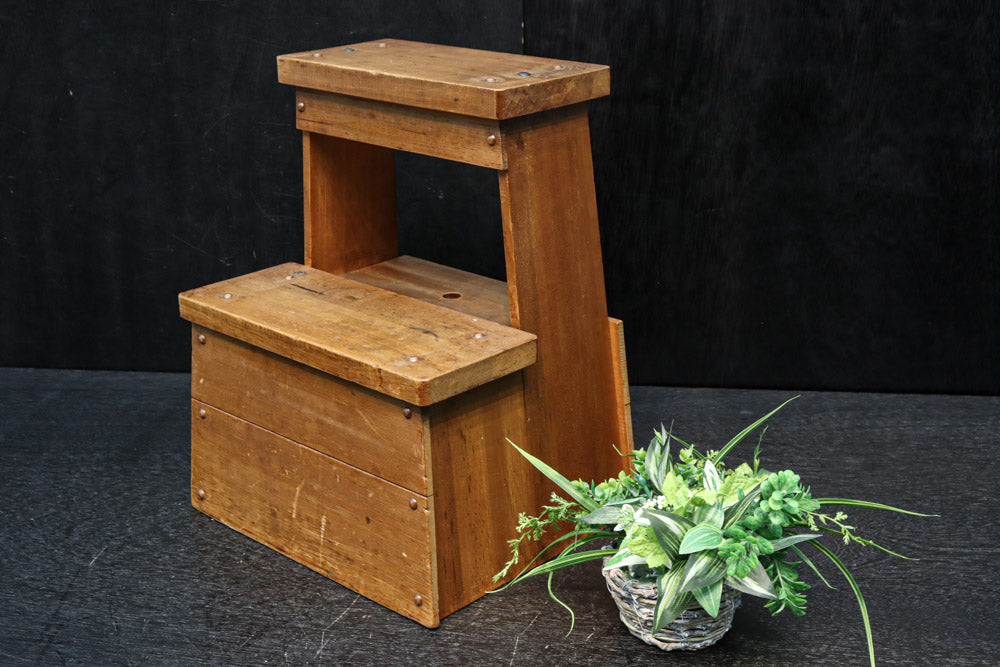 小物収納も出来る踏み台　DC8024