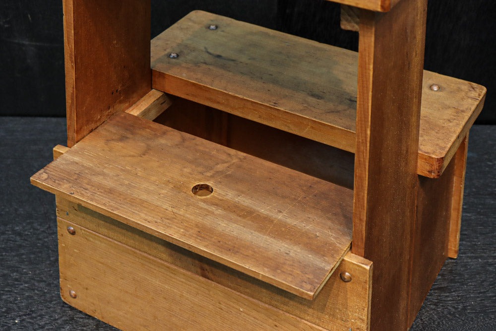 小物収納も出来る踏み台　DC8024