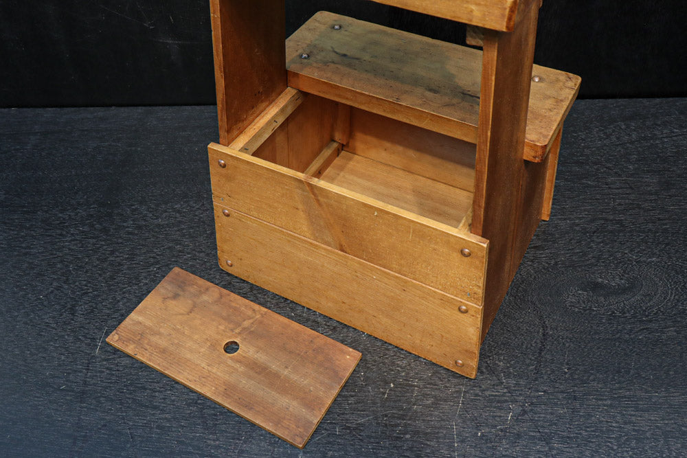 小物収納も出来る踏み台　DC8024