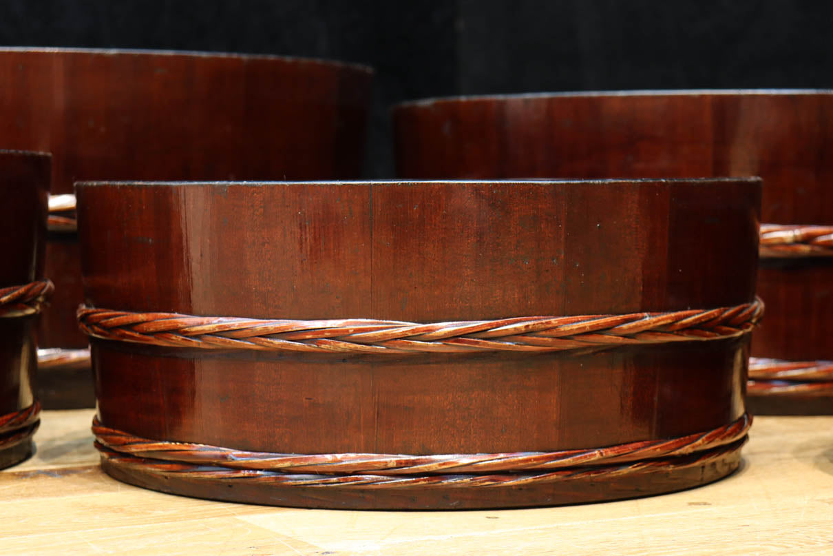 味わいを増した漆の風合いが趣きある七つ重ね切り溜　DC8025　在庫7個1組