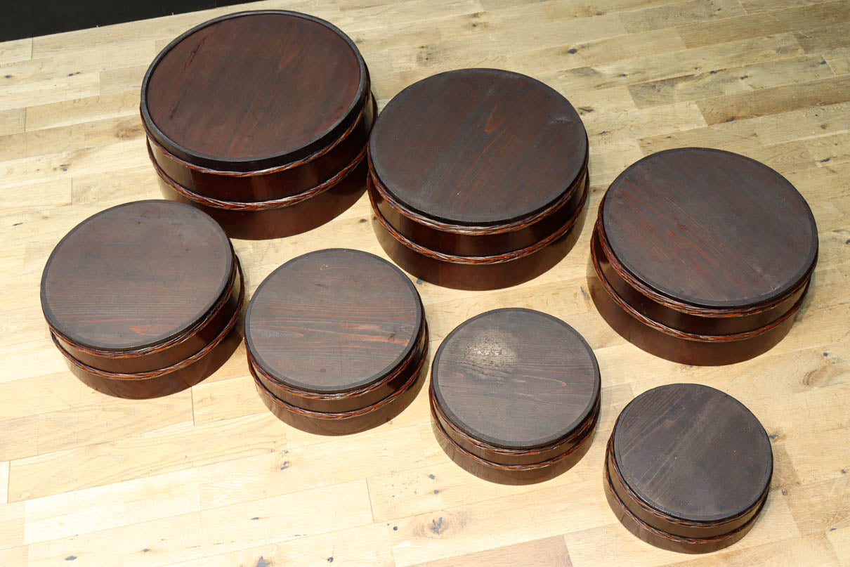 味わいを増した漆の風合いが趣きある七つ重ね切り溜　DC8025　在庫7個1組