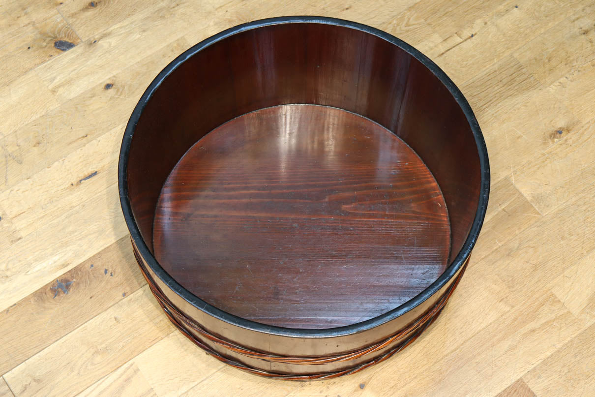 味わいを増した漆の風合いが趣きある七つ重ね切り溜　DC8025　在庫7個1組